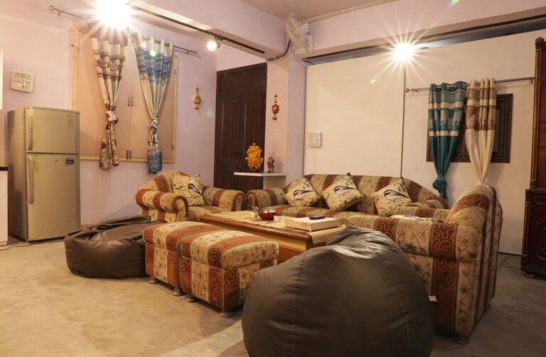 Joint Family Living Room shooting set