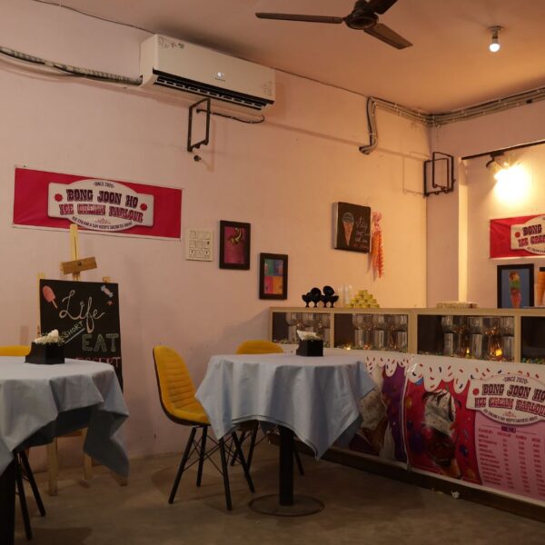 Ice Cream Parlour Setup
